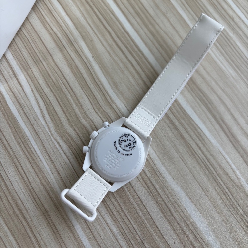 Omega white battery watch - Picture 5 of 9